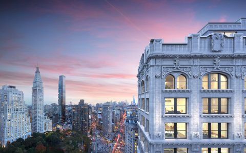 贝索斯抄底纽约楼市 8000万美元买下曼哈顿三套公寓