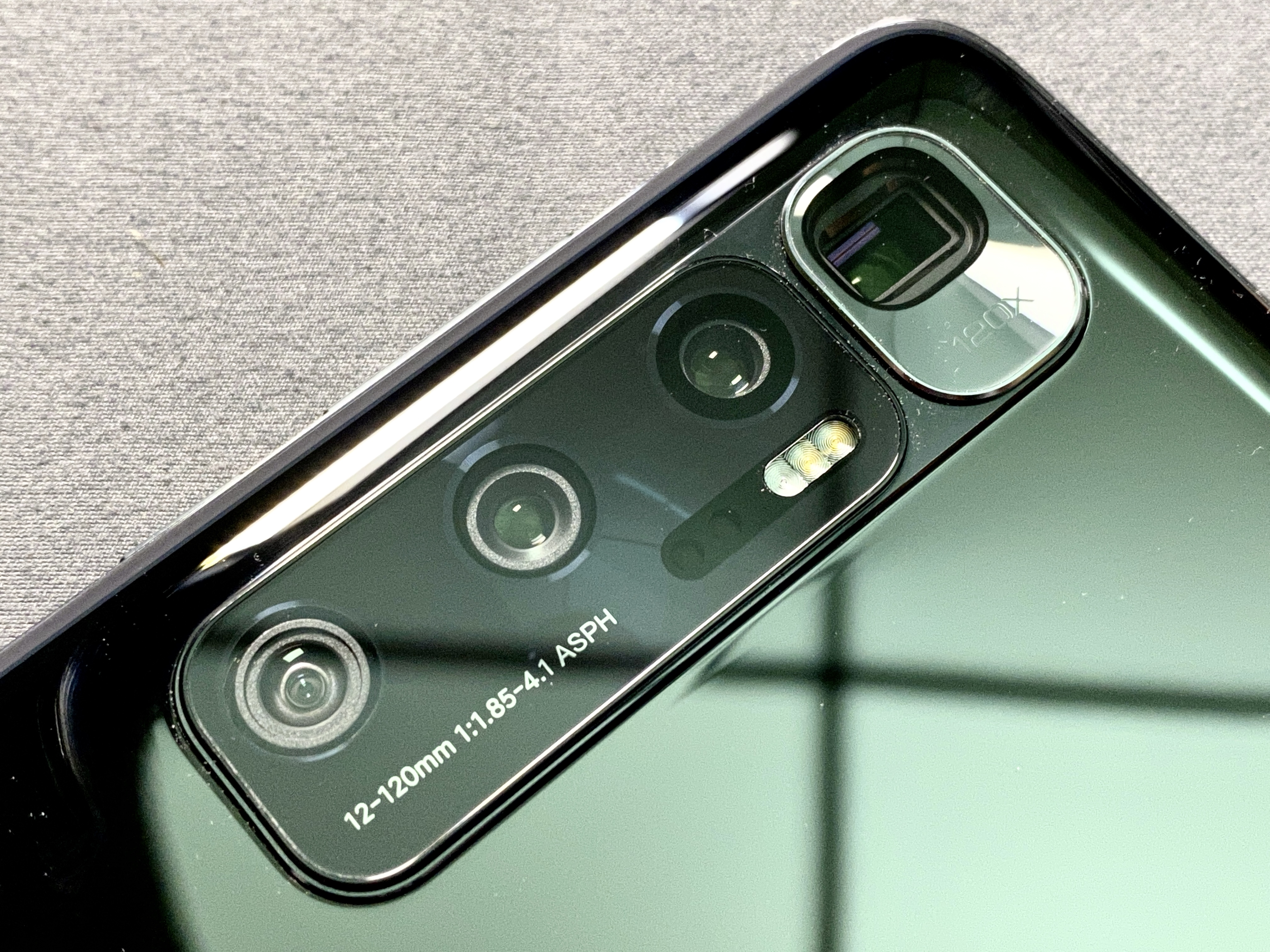 小米10至尊纪念版:"超大杯"升级,小米十周年的"里程碑"